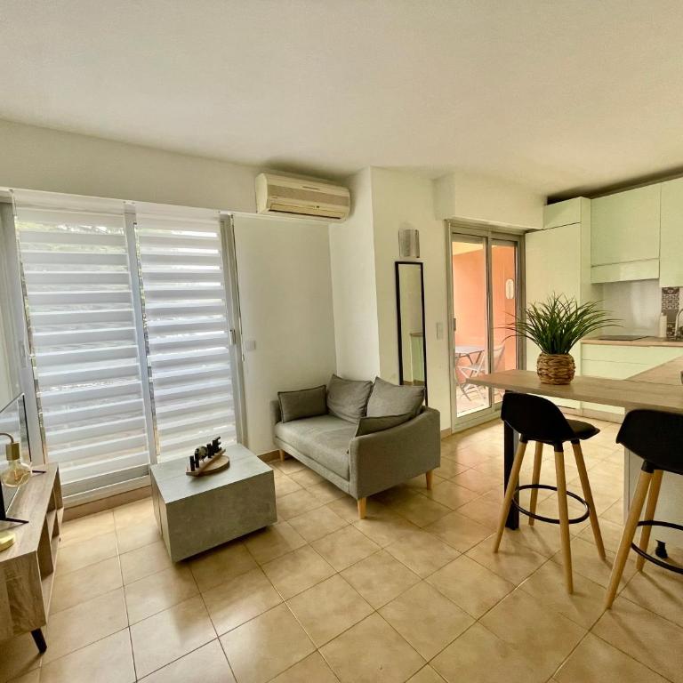 Superbe studio coin nuit Piscine et Tennis - Appartement 1 Chambre - 19