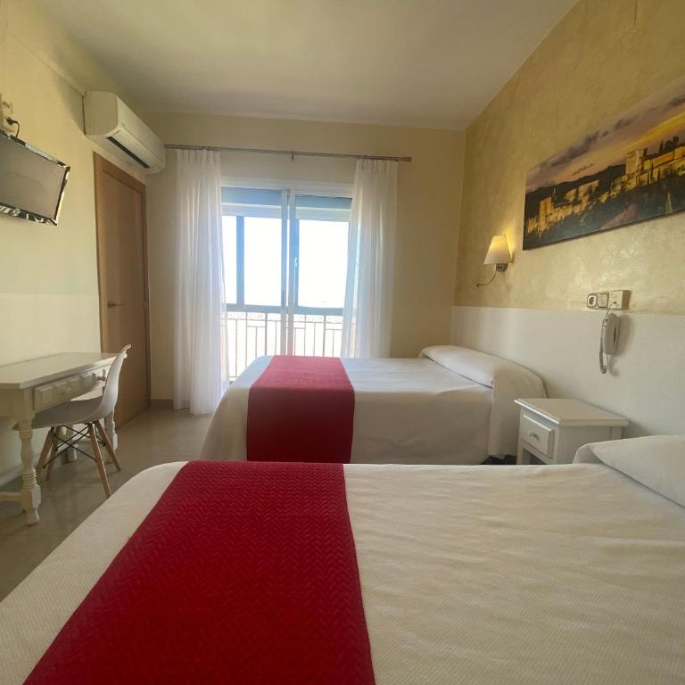 Hostal Sonia Granada - Quadruple Room - 7