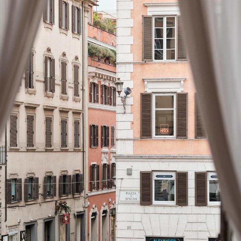 Luxury in Piazza di Spagna - Appartamento con 3 Camere da Letto - 50