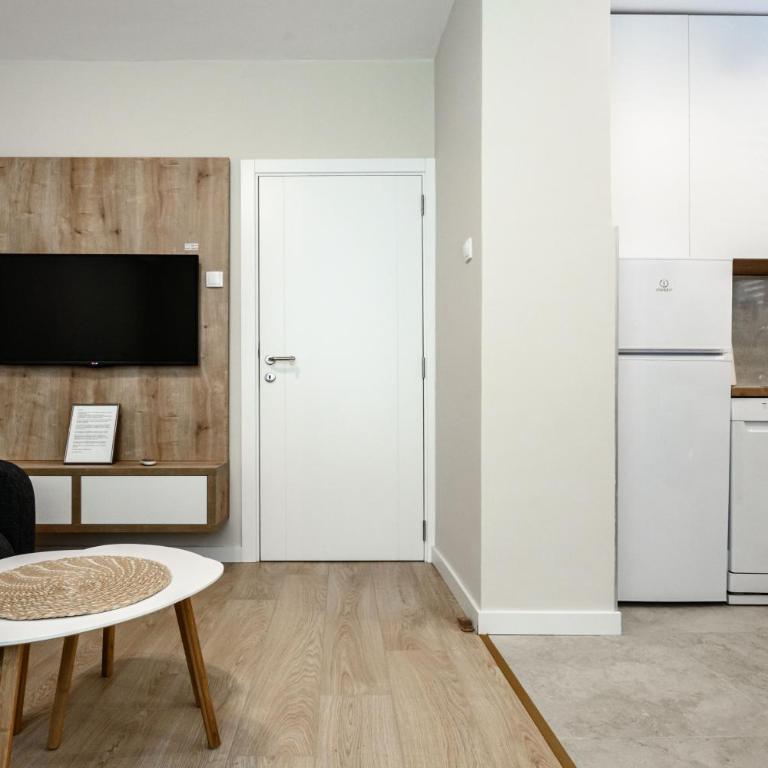 Lux Apartment 88 - One-Bedroom Apartment - 14