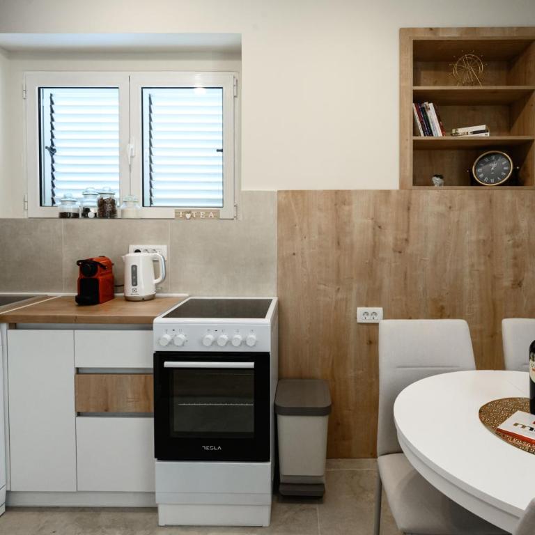 Lux Apartment 88 - One-Bedroom Apartment - 17