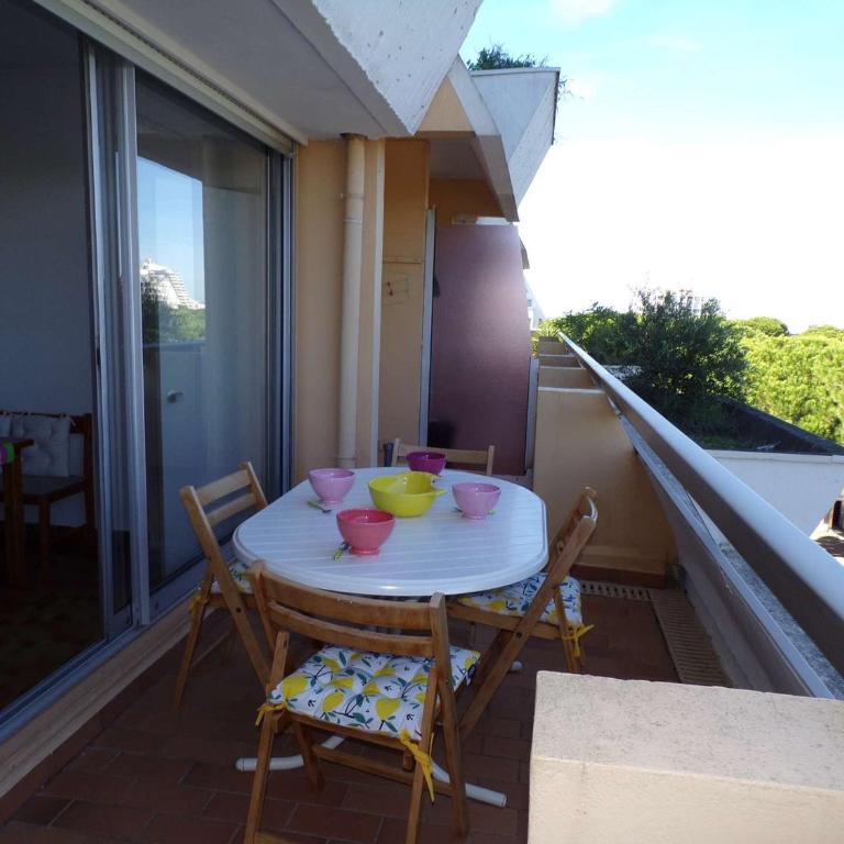 2 Pièces avec Terrasse, Piscine et Box – Centre Ville La Grande Motte - FR-1-328-97 - Apartment (4 Adults) - 1