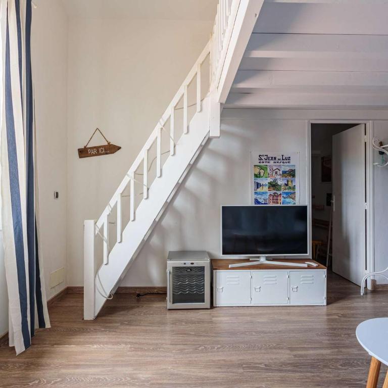 Charmant appartement 1 chambre avec mezzanine à 800m de la plage et près des commerces, Wi-Fi gratuit - FR-1-3-599 - Studio - 3