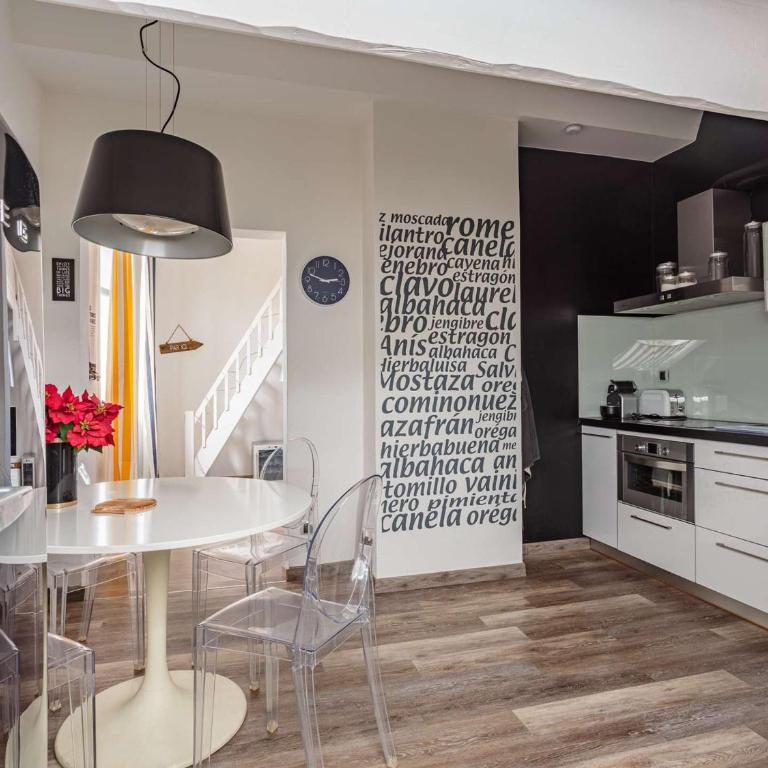 Charmant appartement 1 chambre avec mezzanine à 800m de la plage et près des commerces, Wi-Fi gratuit - FR-1-3-599 - Studio - 6