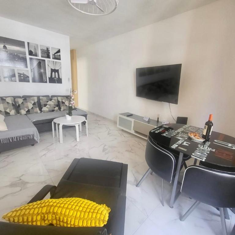 New big flat with balcony 50mts away from beach Parking Optional - Apartamento de 1 dormitorio - 7