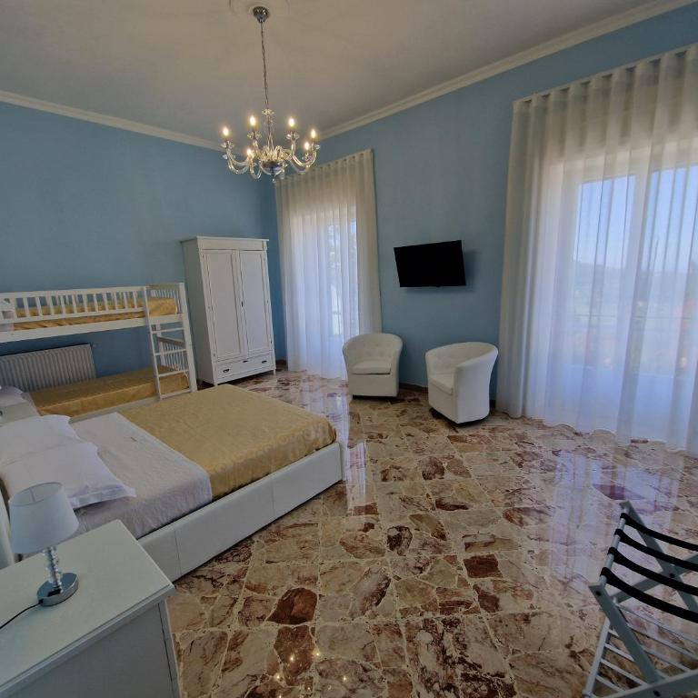 VILLA ESMERALDA - Camera Quadrupla con Vista Mare - 4