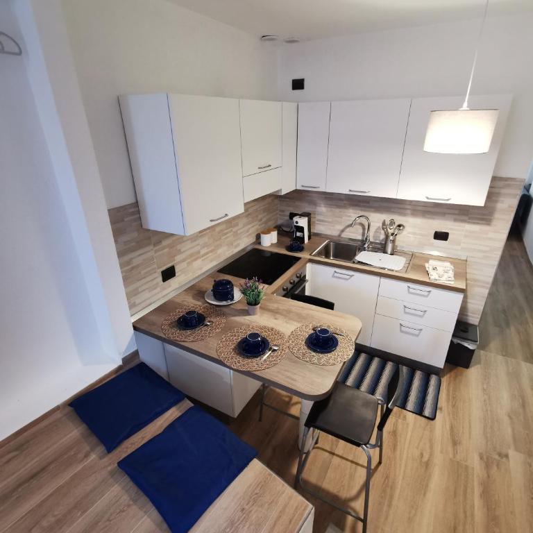 Ai PESCI BLUE FLAT - Appartamento con 1 Camera da Letto - 2