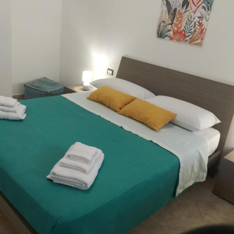 Mo MA - One-Bedroom Apartment - 1