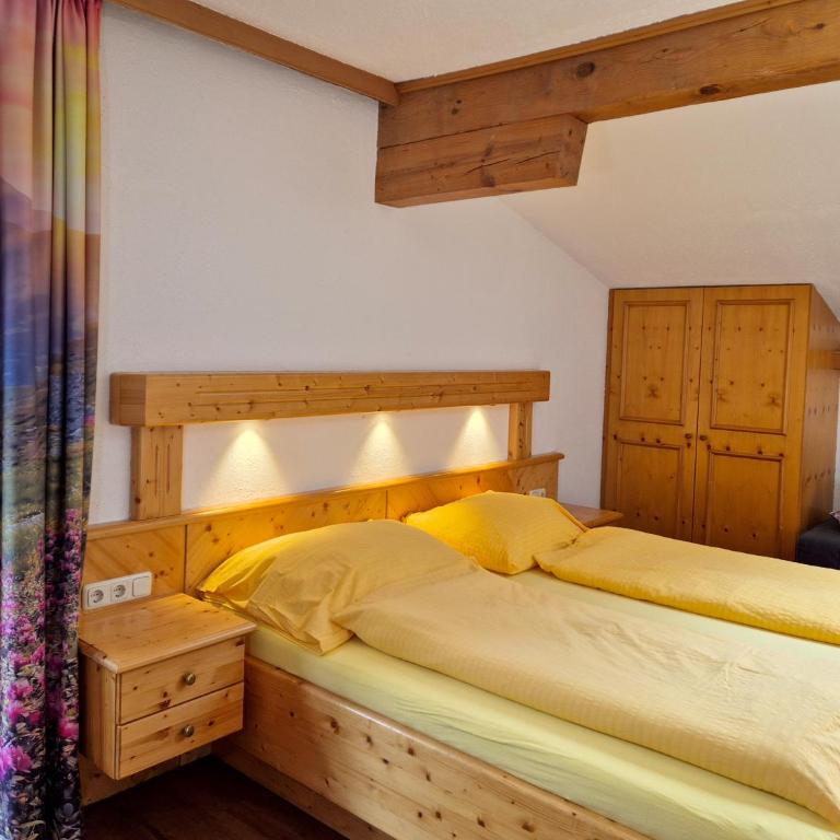 Alpenpension Gastein - Familienzimmer mit Balkon - 2
