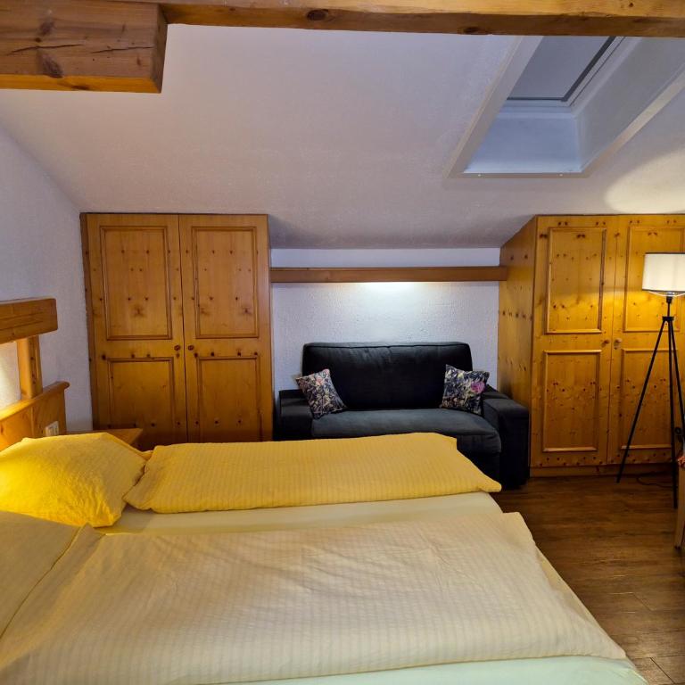 Alpenpension Gastein - Familienzimmer mit Balkon - 4
