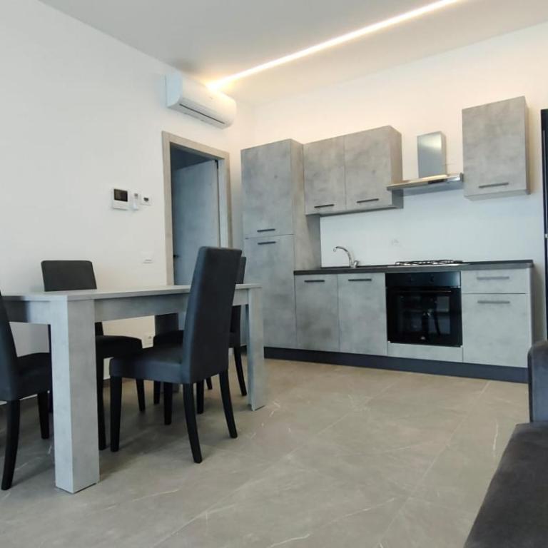 Villa Borghesi Suites Fronte Mare - Appartamento con 1 Camera da Letto e Balcone - 6