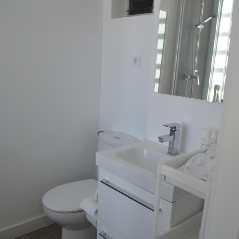 Luxury renovated apartment with terrace in Madrid - Three-Bedroom Apartment - 25