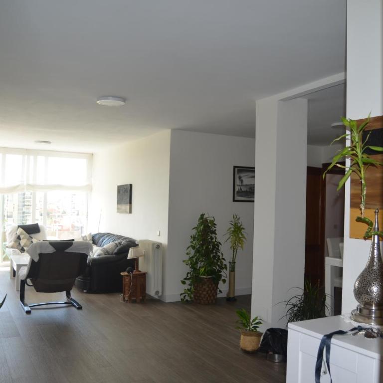 Luxury renovated apartment with terrace in Madrid - Three-Bedroom Apartment - 28