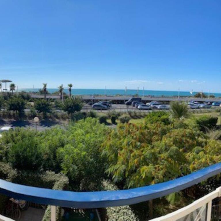 AGENCE JF IMMO-Apt 5 personnes parking - piscine collective - front de mer - Ménage inclus -V0730 - Appartement 2 Chambres - 27