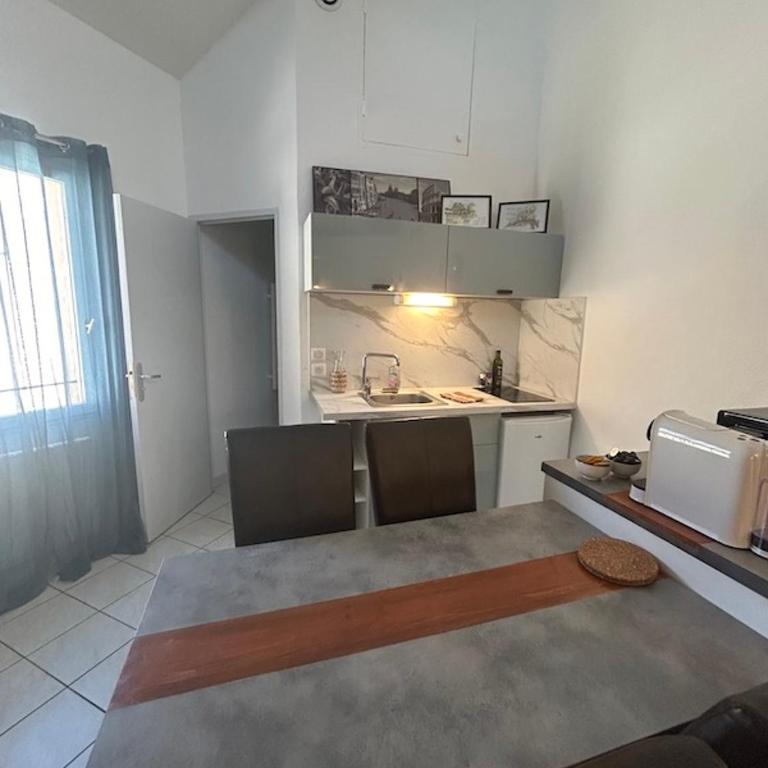 "La maison Fabrin" Appart N4 Arles centre - Apartment mit 1 Schlafzimmer - 8