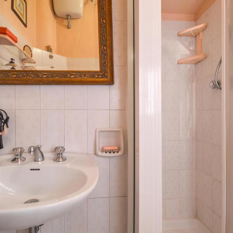 Stunning Apartment In Genova Sestri Ponente - Appartamento con 3 Camere da Letto - 27
