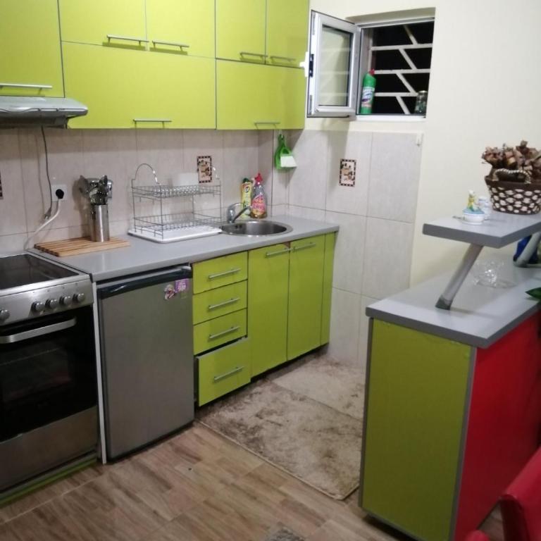 Riviera Apartment Budva - Porodični Apartman sa 2 Spavaće Sobe - 9