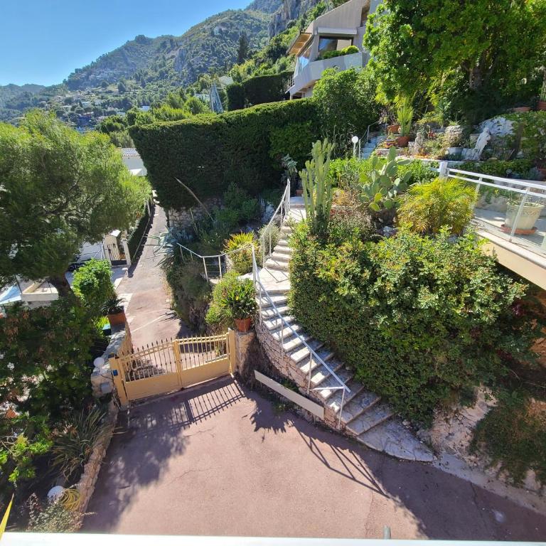 Eze sur mer - vue Saint Jean Cap Ferrat - Villa 3 Chambres - 34