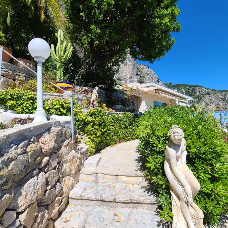 Eze sur mer - vue Saint Jean Cap Ferrat - Villa 3 Chambres - 45