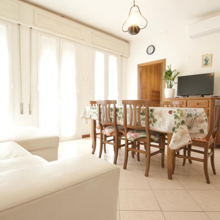 12 Accesso - Home Immobiliare Jesolo - Appartamento con 3 Camere da Letto - 3