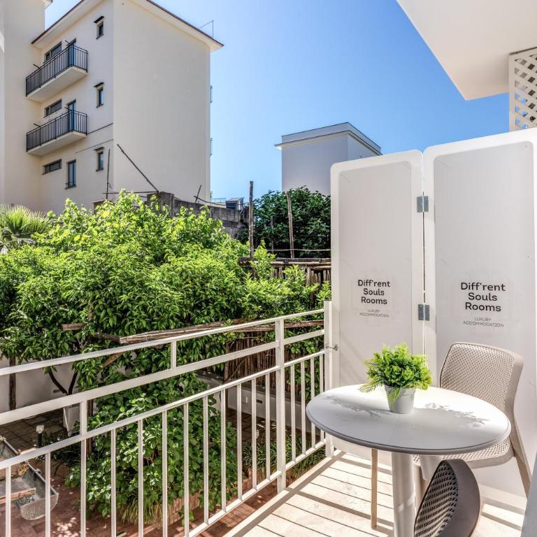 Diff'rent Souls Rooms - Luxury Accomodation - Superior Double Room - 12