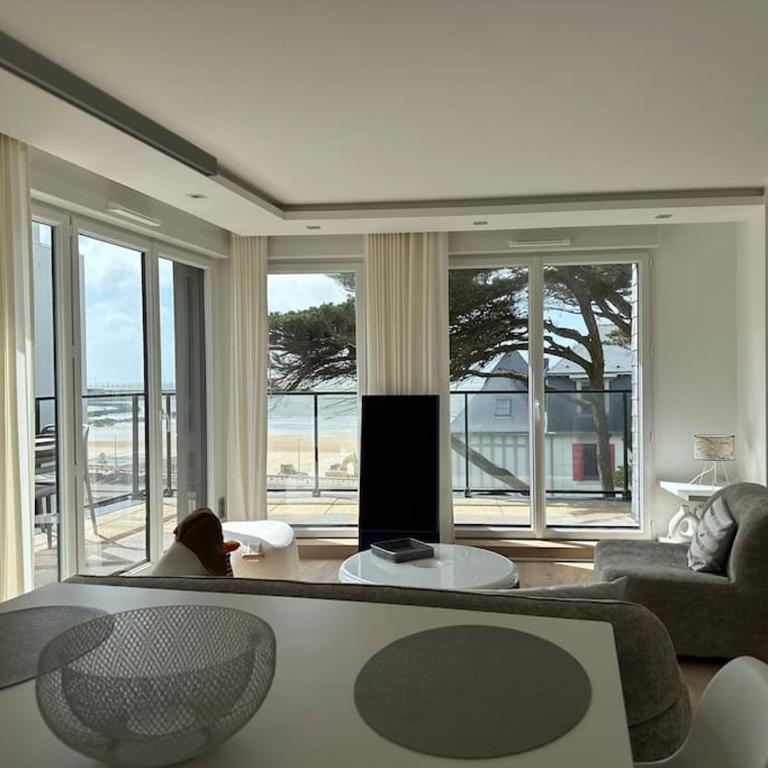 appartement vue mer avec piscine et parking - Appartement 2 Chambres - 3