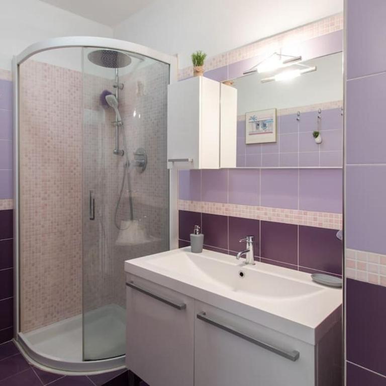 A10 Staywizus -1 BDR Heart of Juan les Pins 5 min Sea - AC & Balconies - Appartement 1 Chambre - 22