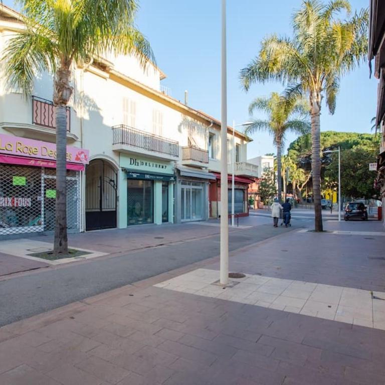 A10 Staywizus -1 BDR Heart of Juan les Pins 5 min Sea - AC & Balconies - Appartement 1 Chambre - 25