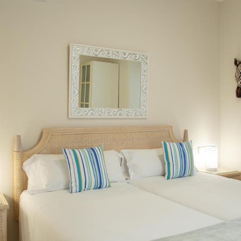 Apartamentos LIVVO Coloradamar - Two-Bedroom Apartment with Bali Bed - 13