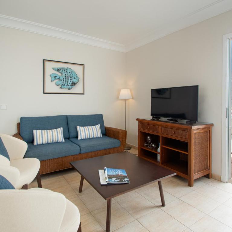 Apartamentos LIVVO Coloradamar - Two-Bedroom Apartment with Bali Bed - 12
