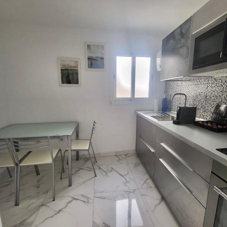 New big flat with balcony 50mts away from beach Parking Optional - Apartamento de 1 dormitorio - 4