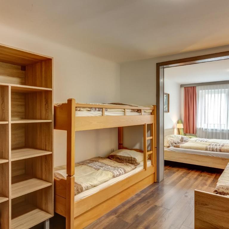 Ludwighaus - Familienzimmer mit Bergblick - 12