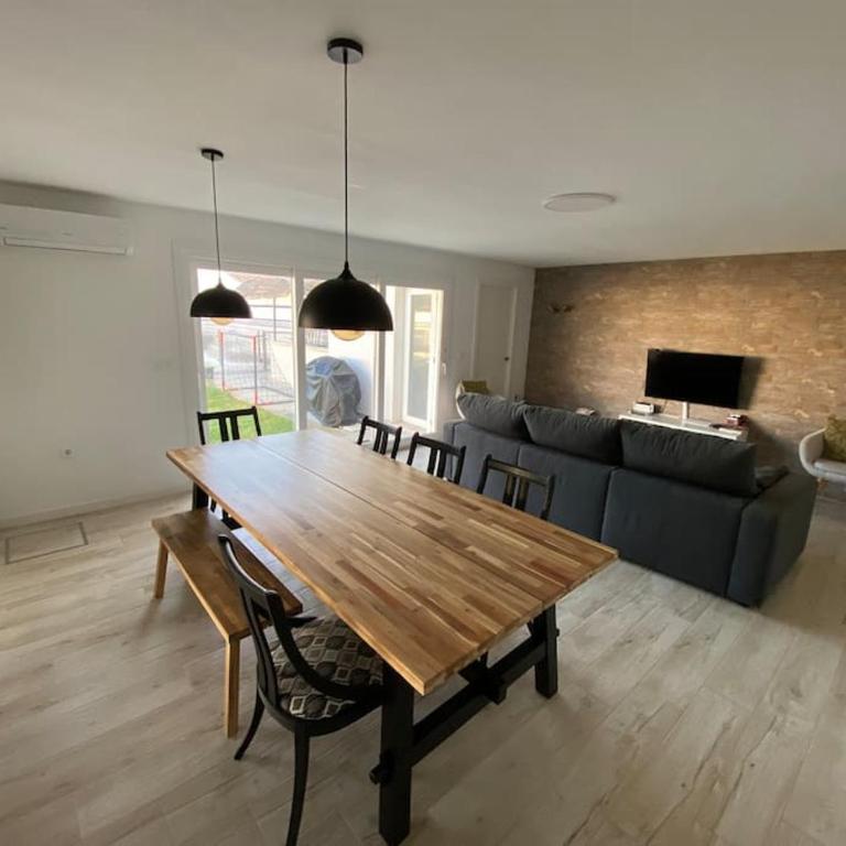 Number 10 - Four-Bedroom House - 4