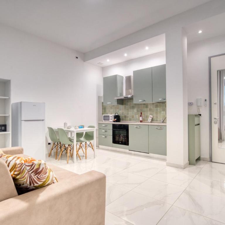 Italianflat - Subway Milano - Quadruple Room with Private Bathroom - Basement - 1