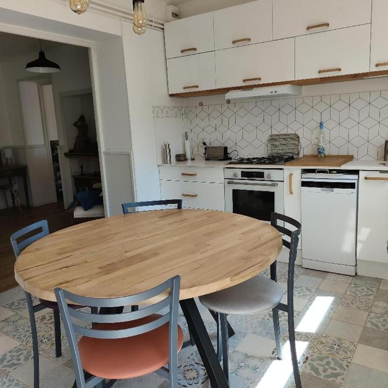 Frontignan villa rez de chausée avec exterieur privatif, Plage 4km - Appartement 2 Chambres - 6