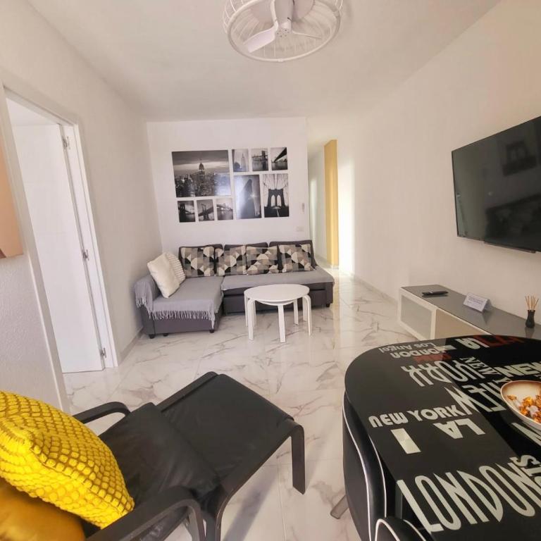 New big flat with balcony 50mts away from beach Parking Optional - Apartamento de 1 dormitorio - 1