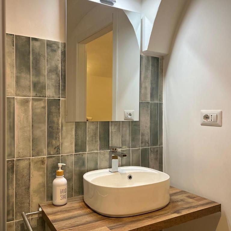Badri - Double Room with Private Bathroom - 1