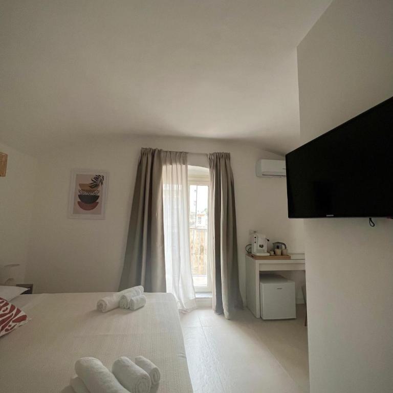 Badri - Double Room with Balcony - 3