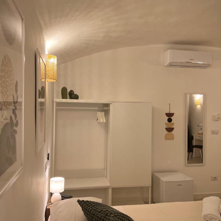 Badri - Double Room with Private Bathroom - 11