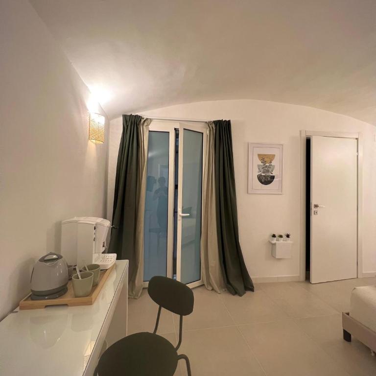 Badri - Double Room with Private Bathroom - 12