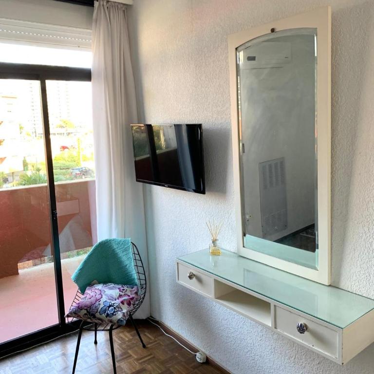 Tranquilo y soleado - Two-Bedroom Apartment - 12