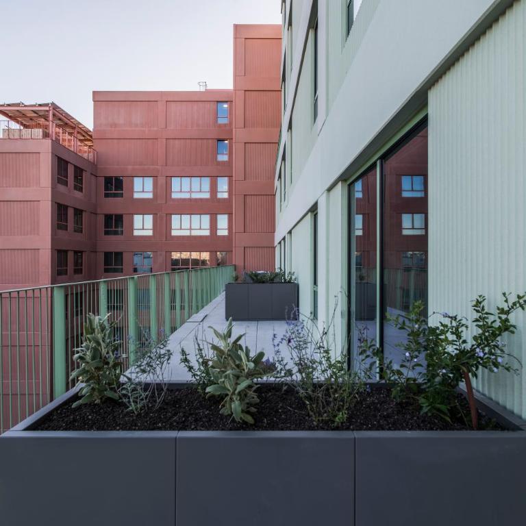 aparto Cristóbal de Moura Hall of residence - ONLY FOR STUDENTS IN BARCELONA - Superior Studio - 11