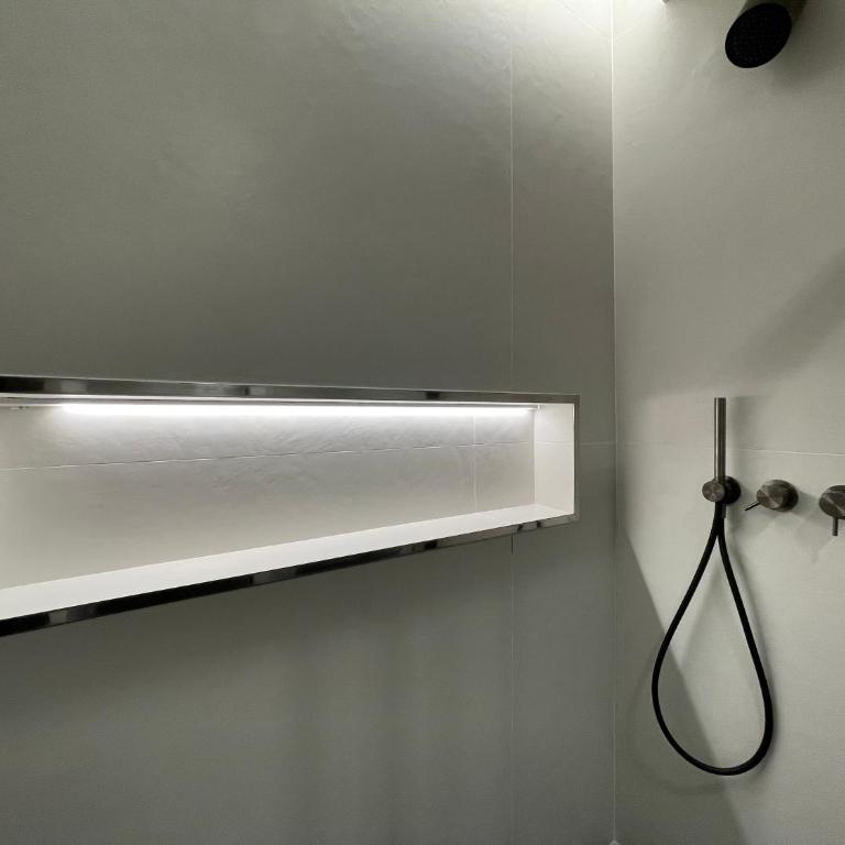 Garibaldi Suite 2 Renovated 1BR with Parking, Old Town Olbia - Superior One-Bedroom Apartment - 55