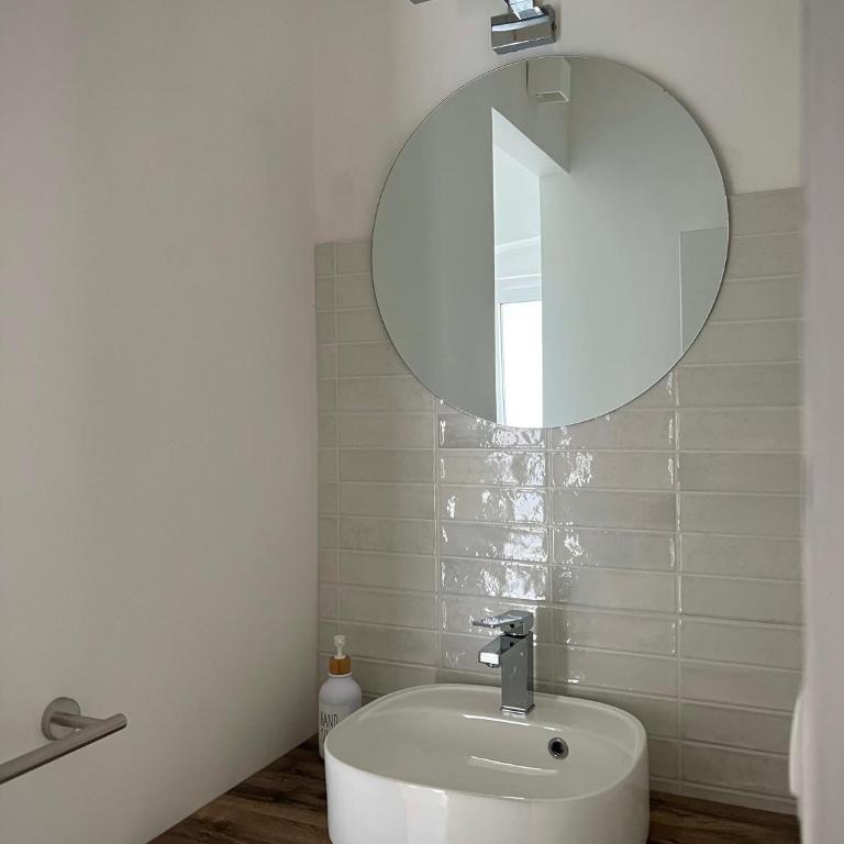 Badri - Double Room with Balcony - 11