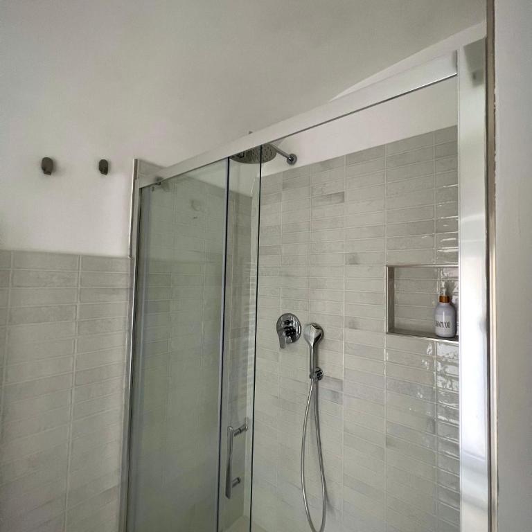 Badri - Double Room with Balcony - 12