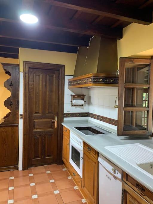 Casa La Bolera Casa de dos plantas porche y jardín - Three-Bedroom House - 7