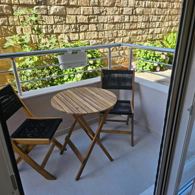 Anja & Ogo apartments with Pool 2 - Studio Apartment with Balcony - 9