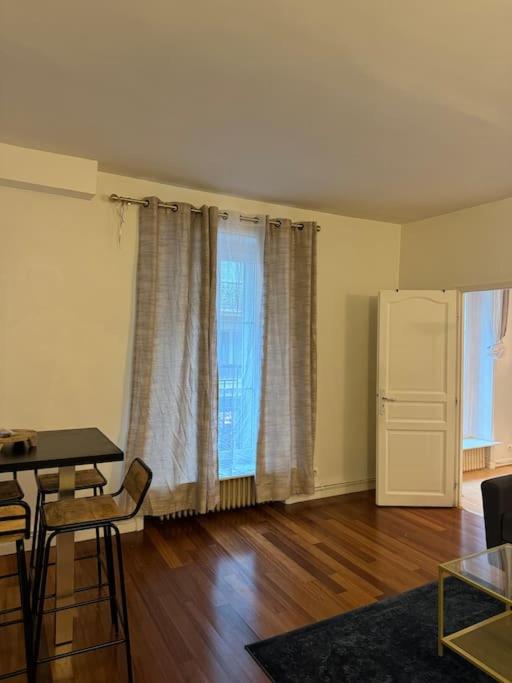 Charmant Appartement au Moulin Rouge - Appartement 1 Chambre - 10
