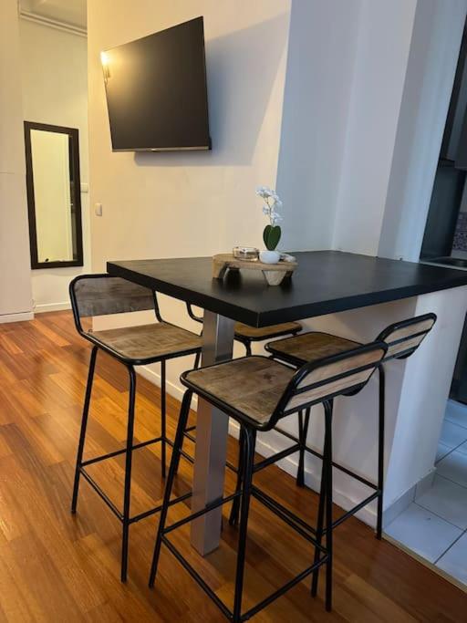 Charmant Appartement au Moulin Rouge - Appartement 1 Chambre - 11