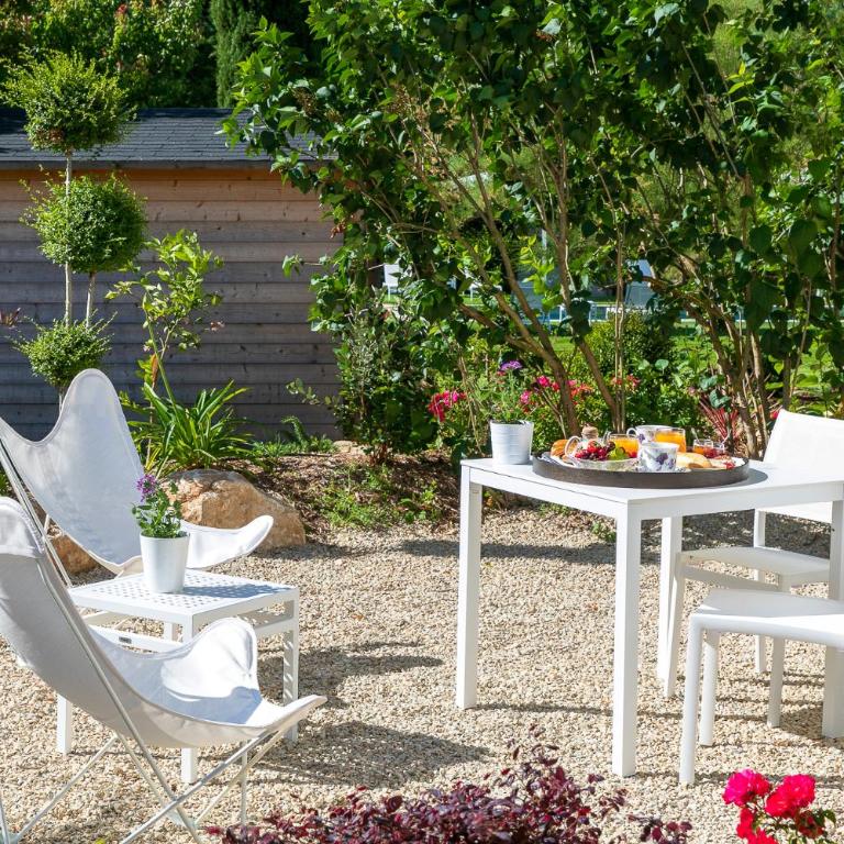 La Bastide de Damien, 5 clefs Demeure d'Exception et Table Remarquable dans le guide Teritoria, JACUZZI Privatif, Cuisine étoilée Dominique Frérard - Chambre Lit King-Size avec Baignoire Spa - 19